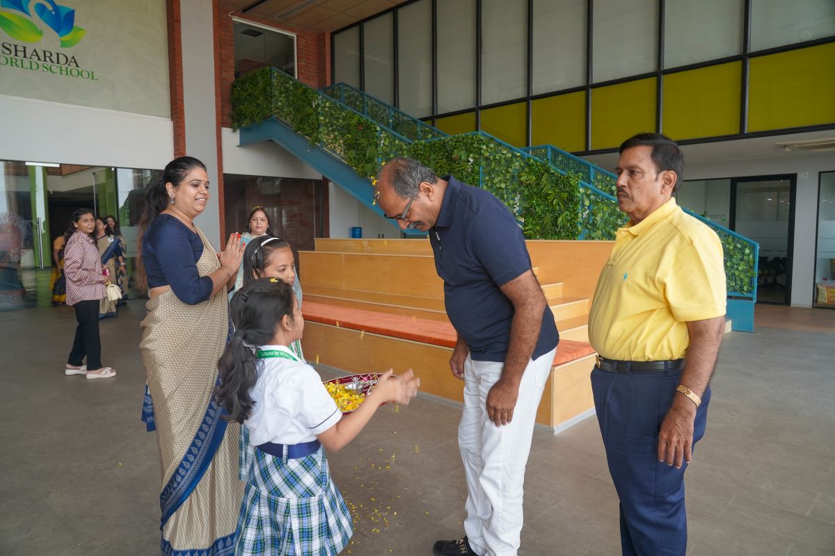 grandparents-day-reading-event-at-sharda-world-school